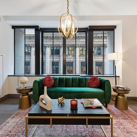 Experience Downtown Chicago At Millennium - Luxury Apartments In The Loop Exterior photo
