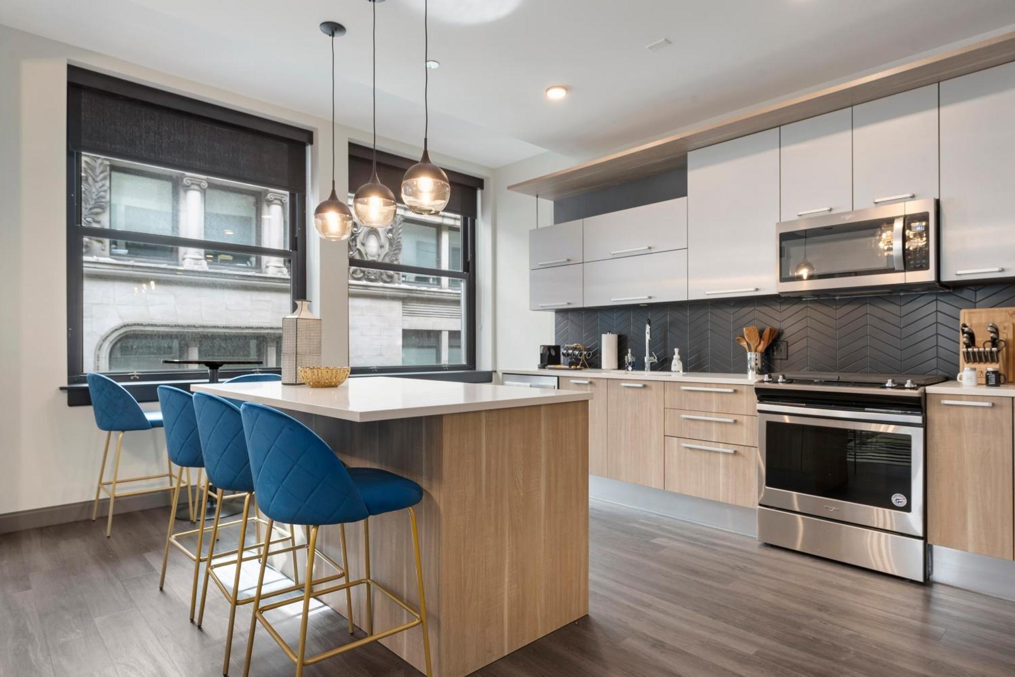 Experience Downtown Chicago At Millennium - Luxury Apartments In The Loop Exterior photo
