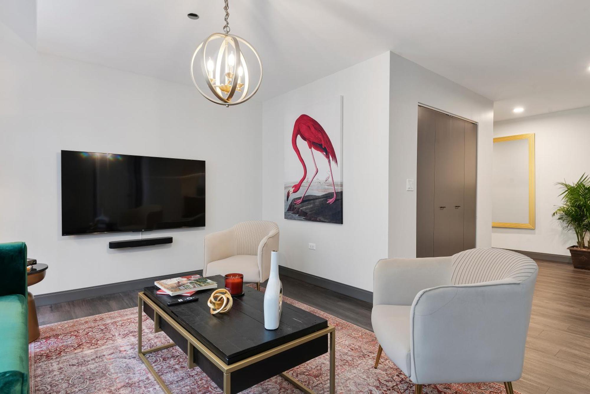 Experience Downtown Chicago At Millennium - Luxury Apartments In The Loop Exterior photo