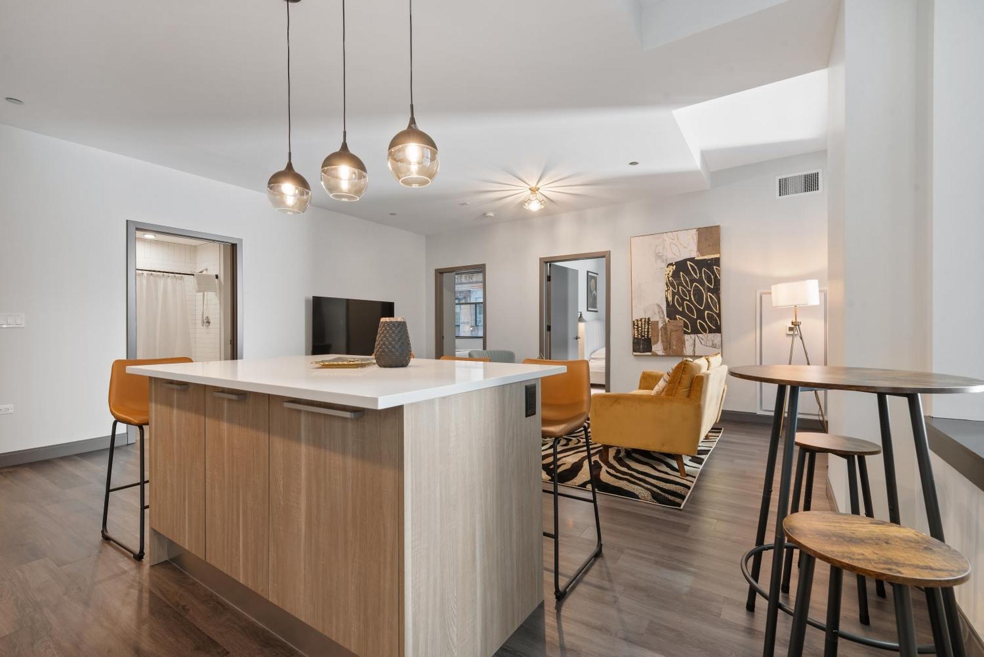 Experience Downtown Chicago At Millennium - Luxury Apartments In The Loop Exterior photo